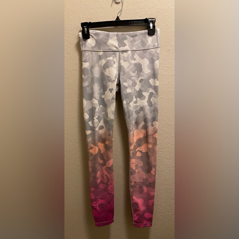 Athleta Girl Ombre Camo Tight Leggings Size XL - Picture 8 of 10